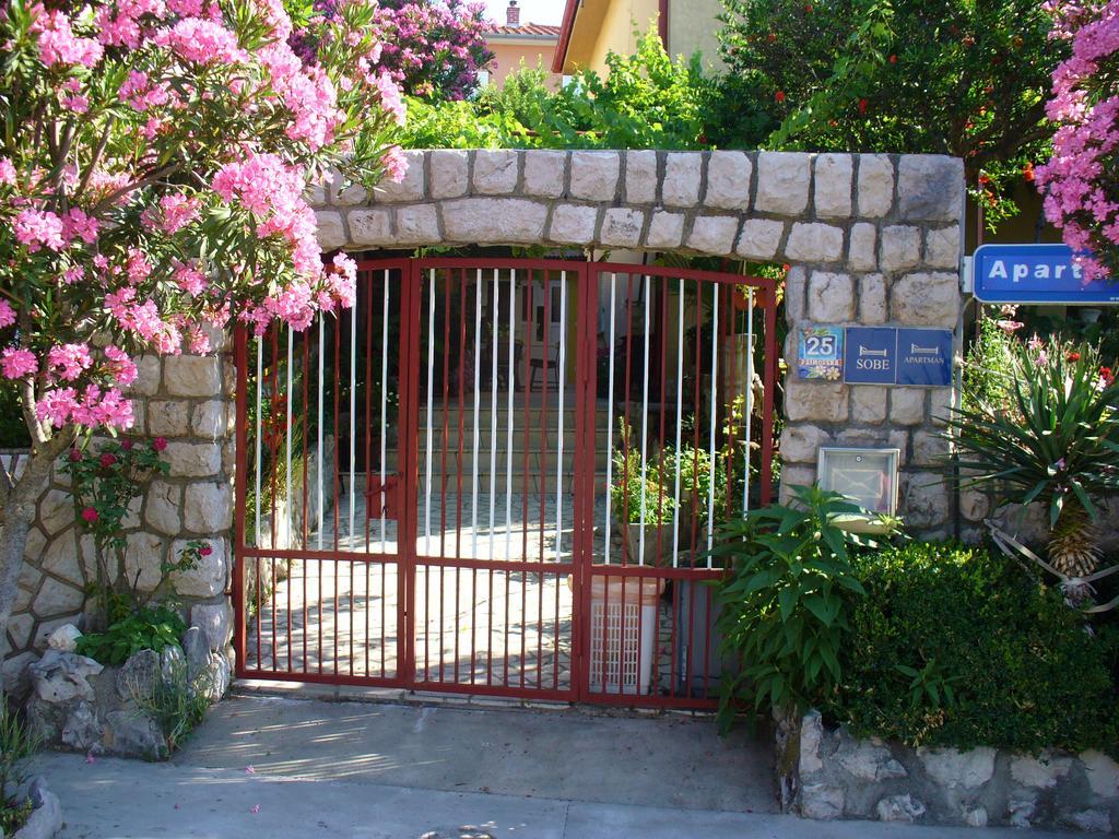 נובי ווינודולסקי Apartments Maricic 200 Meters From The Beach מראה חיצוני תמונה
